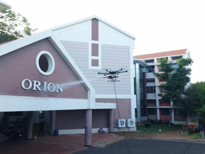 Zerowings Aerospace démontre un drone de nettoyage de façades au NIT-T