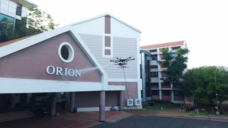 Zerowings Aerospace démontre un drone de nettoyage de façades au NIT-T