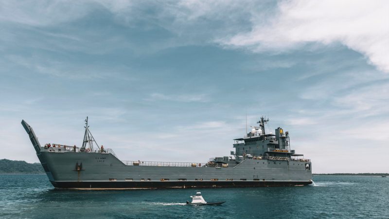 L&rsquo;armée américaine teste des bateaux autonomes pour escorter ses navires logistiques aux Philippines