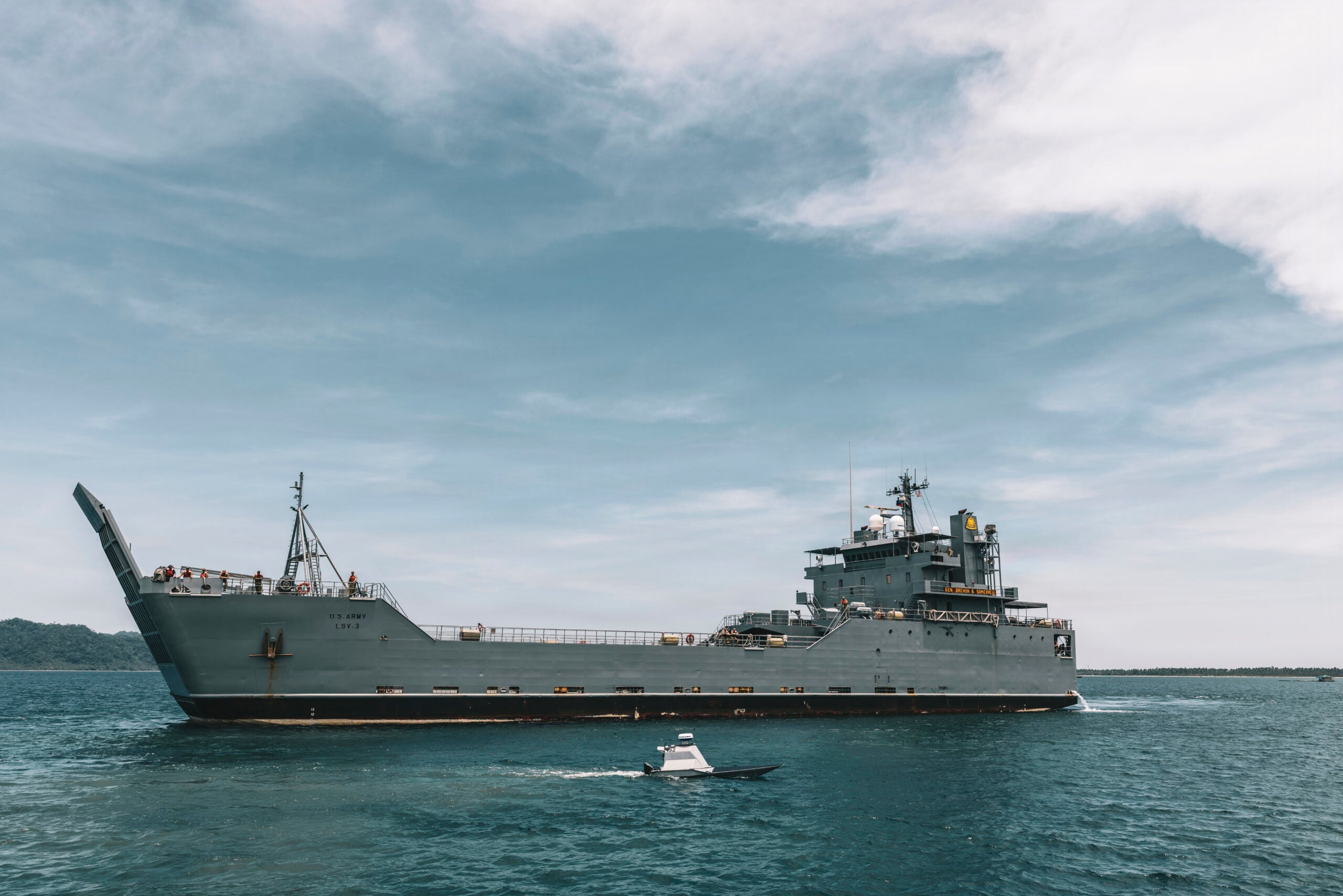 L&rsquo;armée américaine teste des bateaux autonomes pour escorter ses navires logistiques aux Philippines