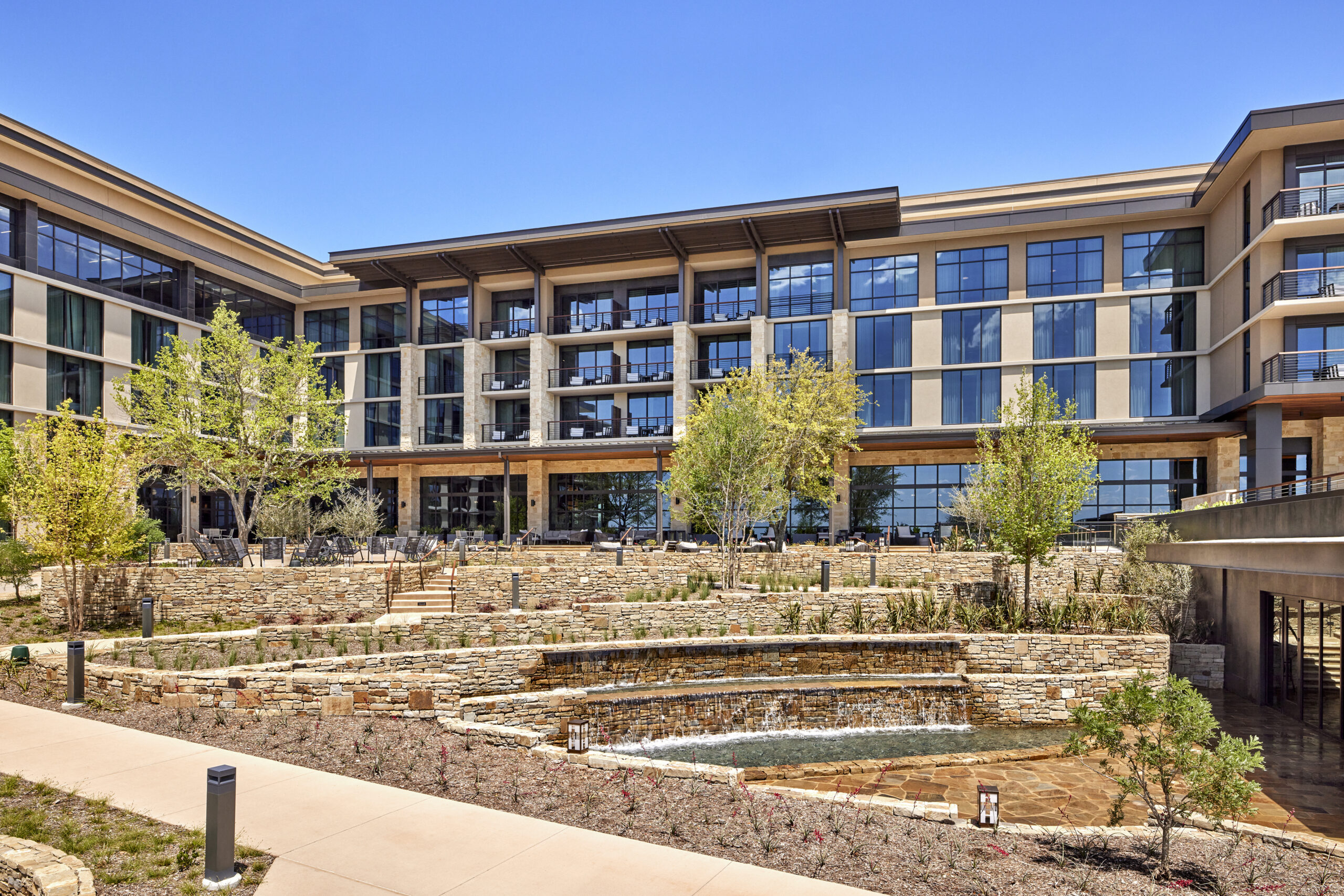 Omni PGA Frisco Resort & Spa inaugure son « Summer of Glow » avec des spectacles de drones