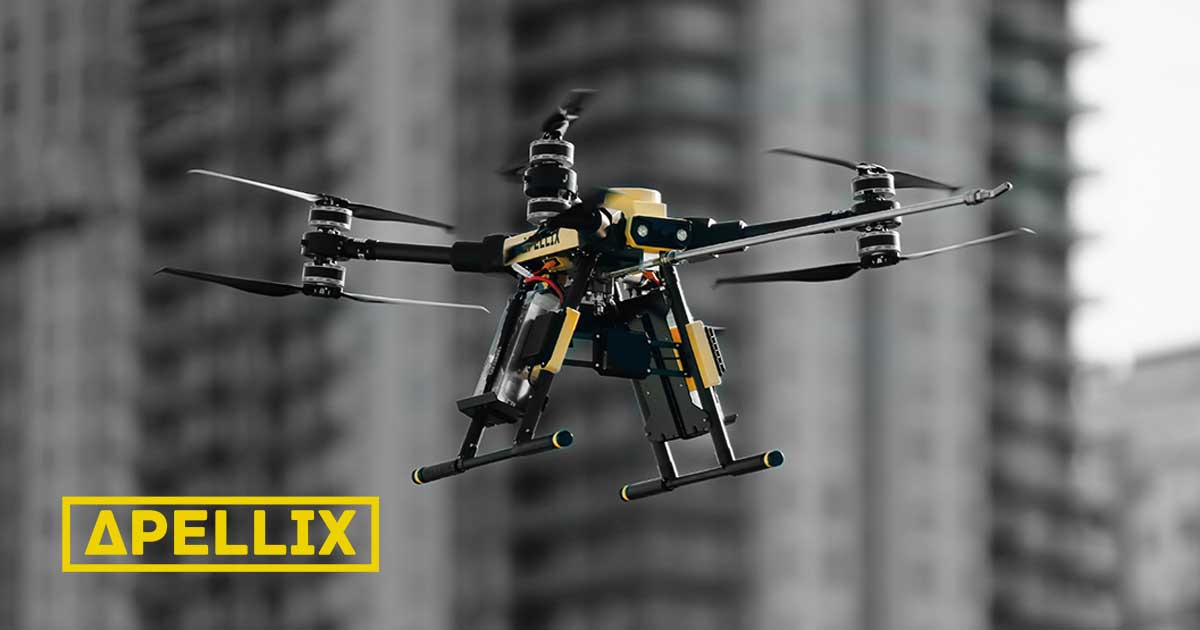 Apellix démontre son drone de nettoyage de panneaux solaires en Californie