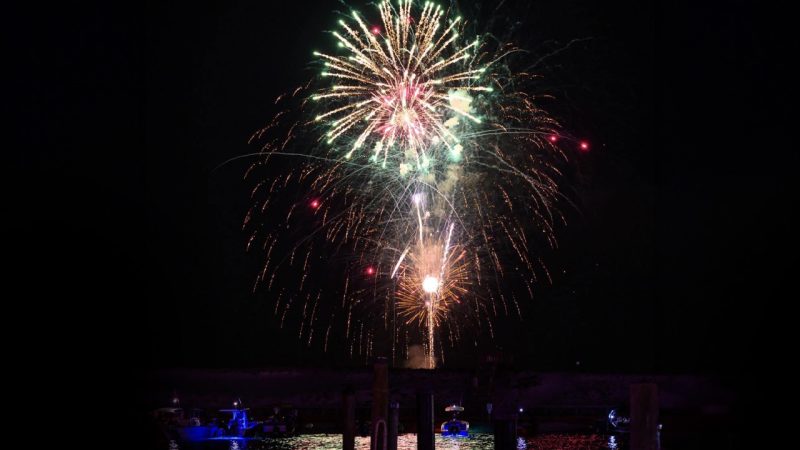 Destin approuve un spectacle combiné feux d&rsquo;artifice et drones pour le 4 juillet