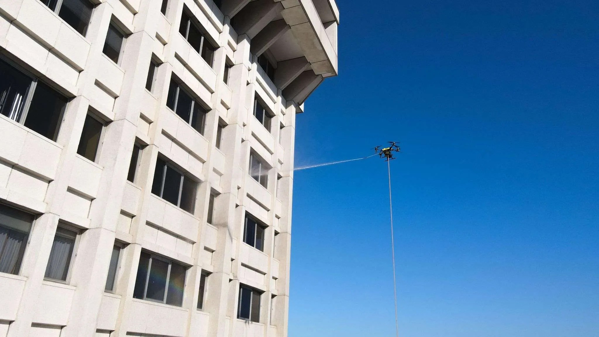 Lancer une entreprise de nettoyage par drone en 2026 : opportunité croissante pour les professionnels
