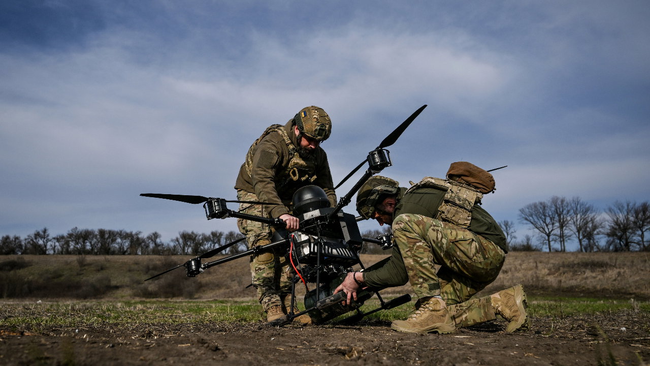 L&rsquo;Ukraine vise une production massive de 500 000 drones FPV par mois d&rsquo;ici 2026