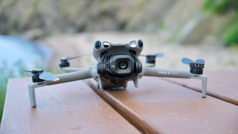 DJI Mini 5 Pro : une baisse historique à 683 dollars sur Amazon